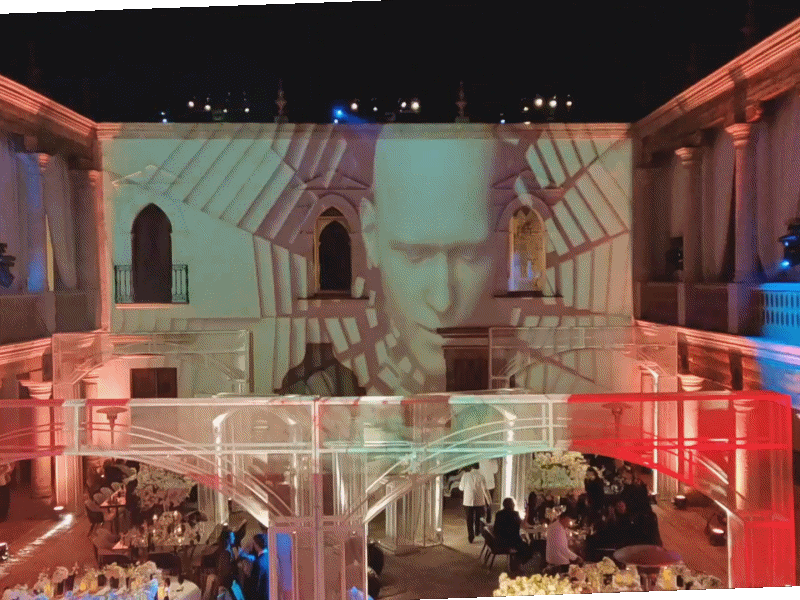 Videomapping de boda sobre muro de salon de fiestas